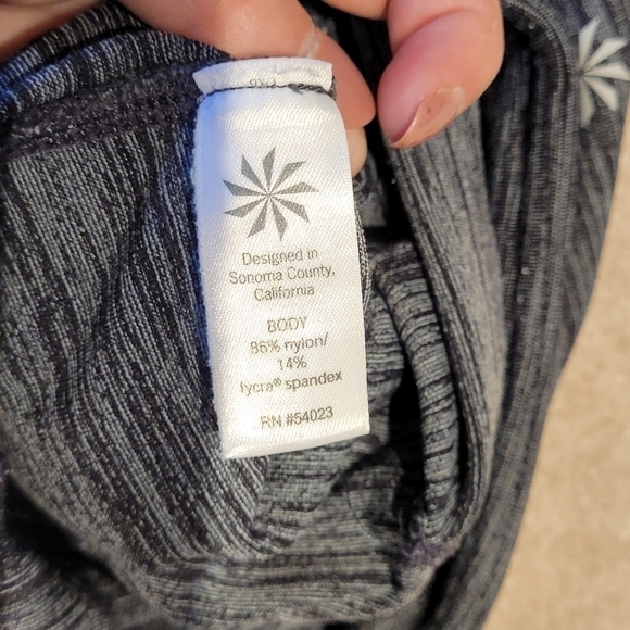 ATHLETA Grey Criss Cross Chaturanga Legging Small - Picture 9 of 11